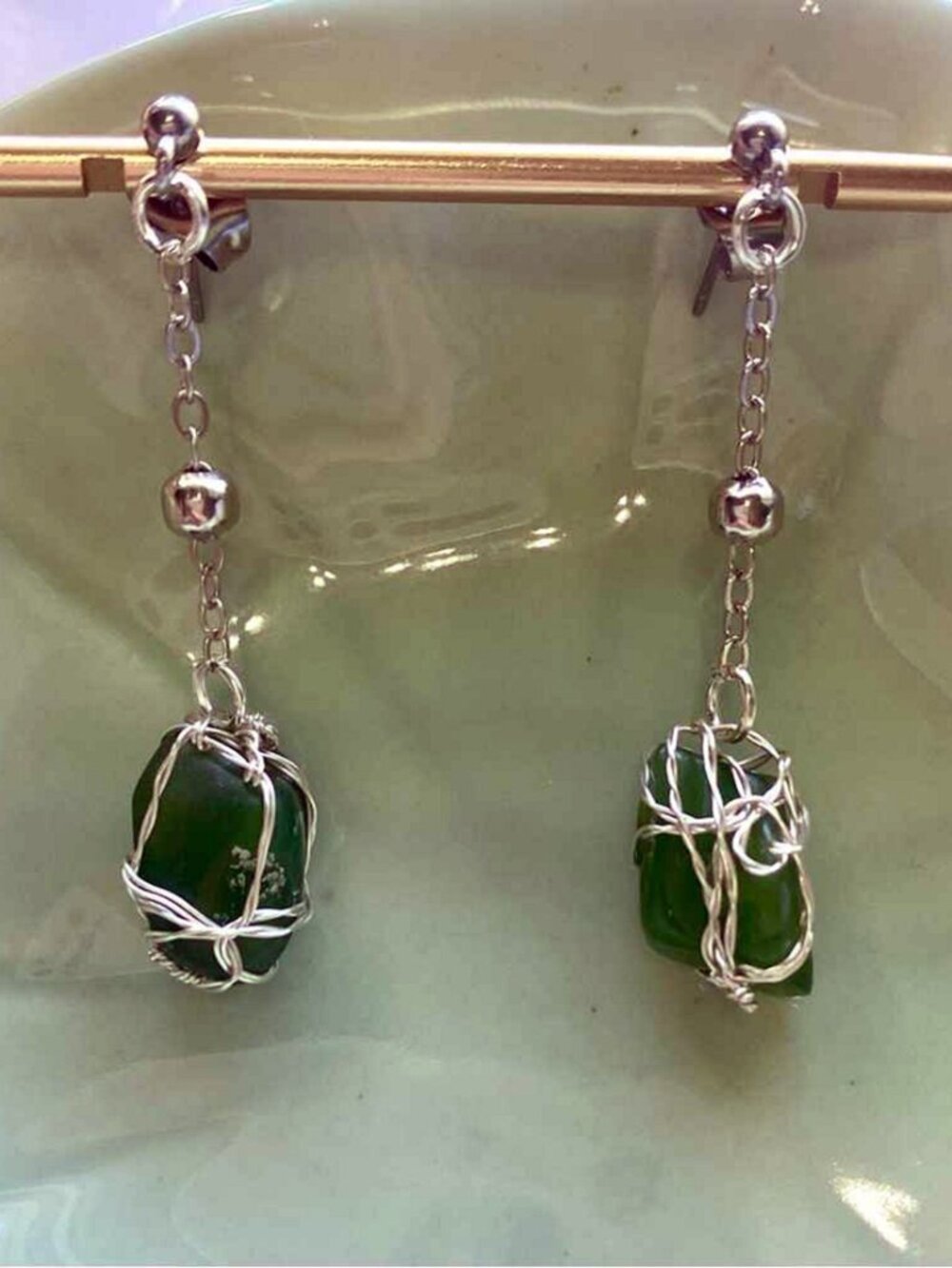 New Boho Wire‑Wrapped Green Raw Stone Dangle Earrings Silver Tone Handmade Style
